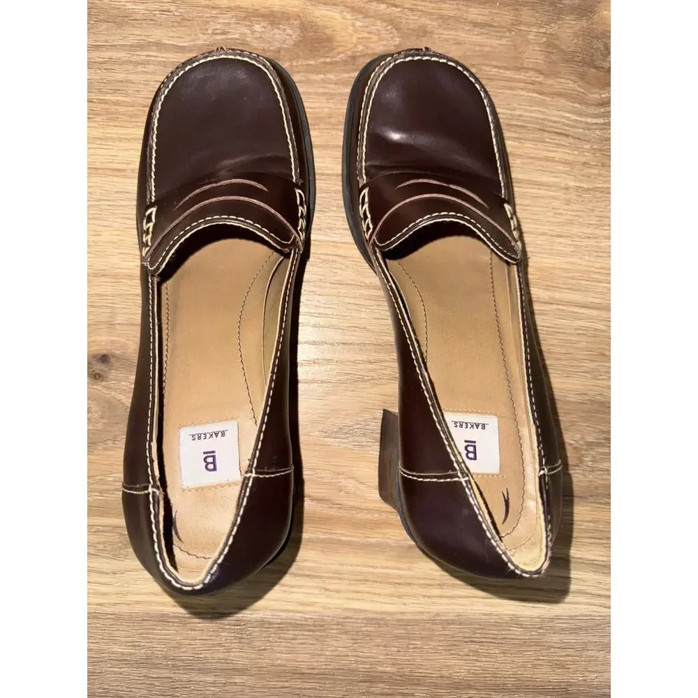 Bakers vintage leather closed toe school girl loafers - size 8.5